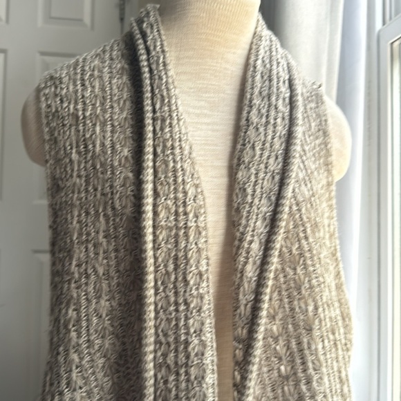 Sweater Vest - Picture 3 of 6